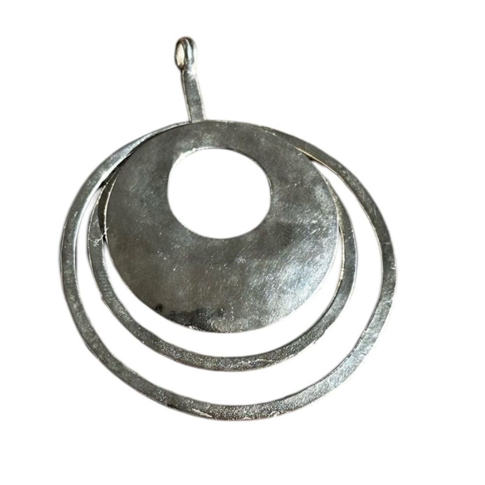SILPADA N1329 Full Circle Hammered Triple Circle Pendant